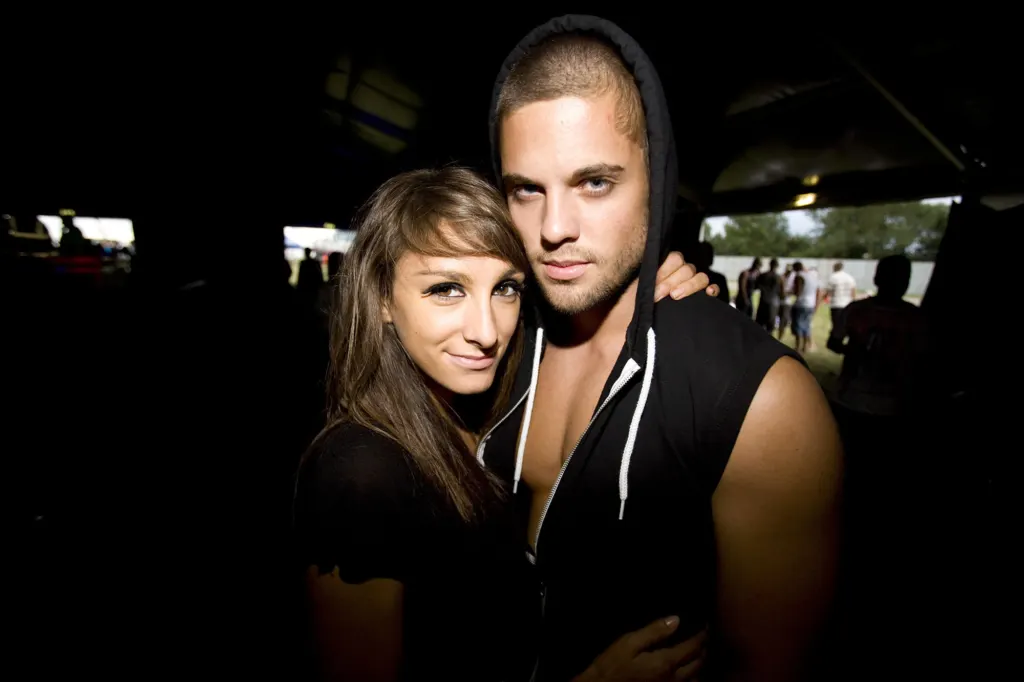 Festivalgoers and atmosphere at Global Gathering 2009